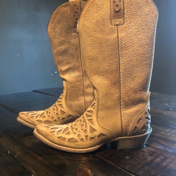 Ariat Shoes - Ariat Cowgirl boots